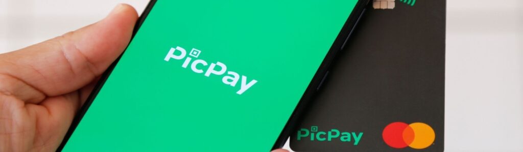 O picpay é a carteira digital com o objetivo de fomentar mais clientes lançou a promoção de indicação onde quem indica ganha um valor em conta e o indicado ganha outro valor por iniciar pela indicação.